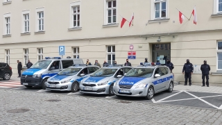 Policjanci oddali cześć zastrzelonemu funkcjonariuszowi