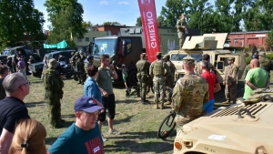 Piknik militarny w dawnych koszarach - fotogaleria