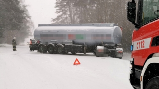 Utrudnienia i kolizje na drogach po nadejściu śnieżycy