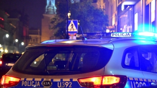 Ranny mężczyzna przed szpitalem - komunikat policji