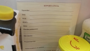 Miejska biblioteka zaprasza seniorów po „koperty życia”