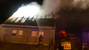 Nocny pożar domu w Osińcu
