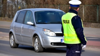 Pędził 142 km/h w terenie zabudowanym - mandat, punkty i zatrzymane „prawko”