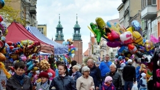 Duże zainteresowanie stoiskami na jarmark świętowojciechowy