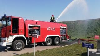 Strażacy sprawdzali się na terenie zakładu w Lulkowie