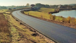 Budowa drogi z Wierzbiczan do Kaliny na ukończeniu