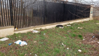 Migawki z miasta - kontenera nie ma, a śmieci dalej leżą