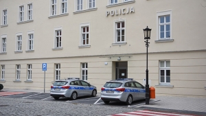 Policjant wśród zakażonych koronawirusem