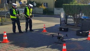 Policyjny dron czuwał nad bezpieczeństwem przy cmentarzach