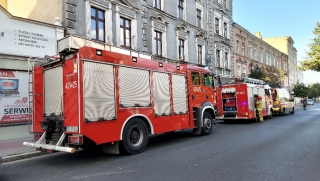 Pożar w kamienicy. Jedna osoba poszkodowana