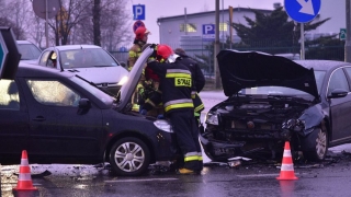 Zderzenie na skrzyżowaniu ul. Gdańskiej i Trasy Zjazdu Gnieźnieńskiego