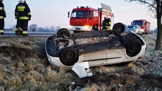 Poranne dachowanie niedaleko Łubowa