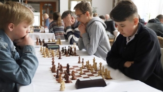 W Gnieźnie wznowiono rywalizację przy szachownicach
