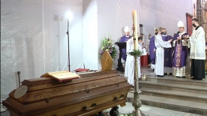 Śp. bp Bogdan Wojtuś spoczął w kościelnej krypcie
