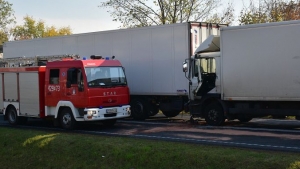 Zderzenie ciężarówek na krajowej „piętnastce”