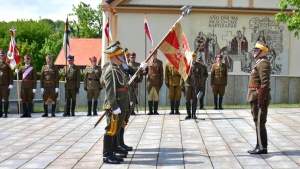 Tradycja ułańska z nowym sztandarem pułku