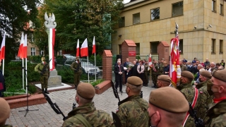 Uroczyste odsłonięcie kolumny zwycięstwa