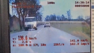 Pędził 136 km/h przez teren zabudowany