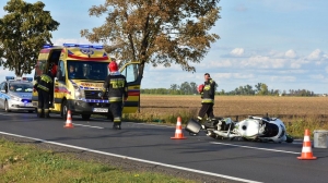 Wypadek z udziałem motocyklisty na krajowej „piętnastce”