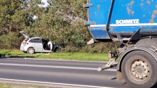 Zderzenie ciężarówki z osobówką