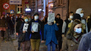 Manifestacja pod biurem poselskim i na rynku