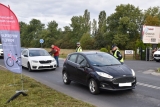 Policjanci rozdawali jabłka i gruszki w ramach akcji EDWARD