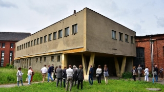 Przed warsztatami zapoznali się z parowozownią w terenie