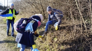 Uczniowie I LO sprzątali ulice na Dalkach