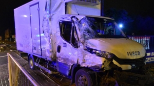 Zderzenie ciężarówki z samochodem dostawczym na ul. Witkowskiej
