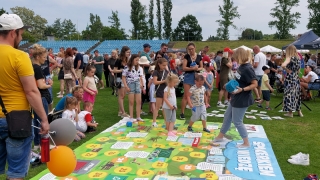 Tłumy na dniu dziecka na stadionie Mieszka