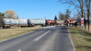 Zderzenie ciężarówki z pociągiem