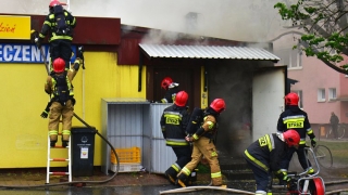 Pożar sklepu na ul. Budowlanych. Zatrzymano jedną osobę