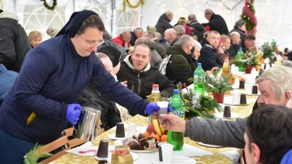 Wigilia ubogich i bezdomnych z Gniezna