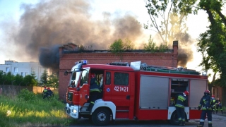 Pożar na terenie byłych koszar