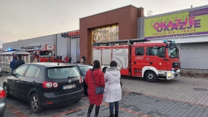 Ewakuacja centrum handlowego przy ul. Witkowskiej