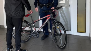 Policjanci znaleźli właściciela roweru, zanim ten zgłosił jego kradzież