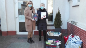 Książki od mieszkańców trafiły do domów opieki seniorów