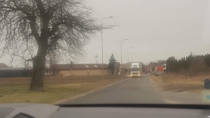 Migawki z miasta - ciężarówki rozjeżdżają ulice na osiedlu Pławnik
