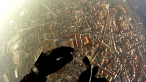 Skok z samolotu nad Gnieznem - nagranie
