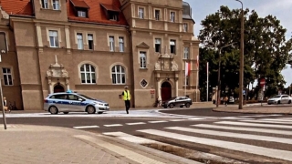 Policjanci kontrolowali zachowania pieszych i kierowców