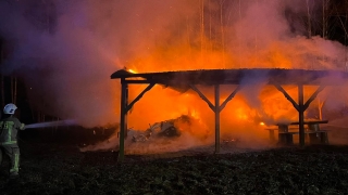 Poranny pożar altany i domku letniskowego