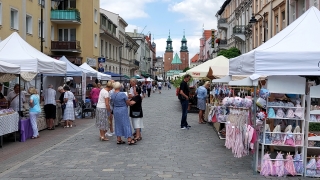 Rękodzieła zagościły na deptaku i dziedzińcu Starego Ratusza