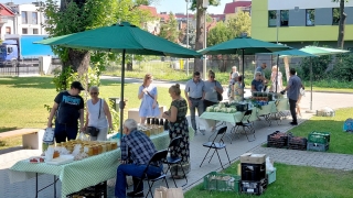 „Truskawkowe Pole”... pełne miodów i warzyw