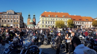 Rozpoczęcie sezonu motocyklowego poza centrum miasta