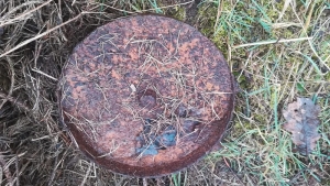 Niebezpieczna pamiątka z czasów wojny znaleziona w lesie